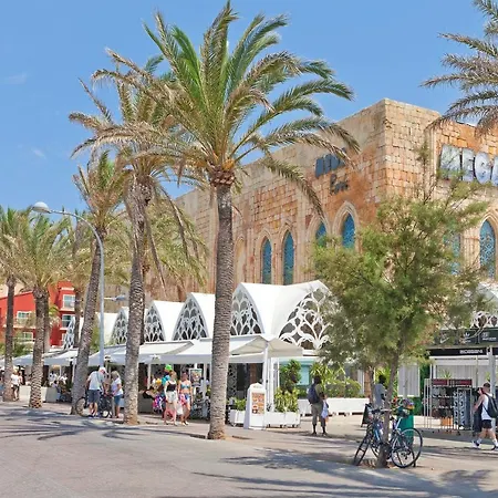 Els Pins * إل أرينال